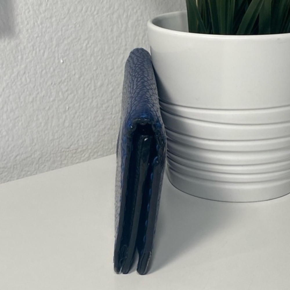 RARE FENDI Selleria 2 Tone Leather Bi Fold Long Wallet Blue / w Black interior - Picture 4 of 12